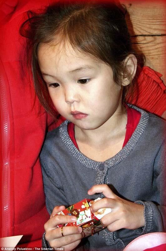 軟妹：3歲小女孩獨自在森林中存活11天，見證了生命的奇跡